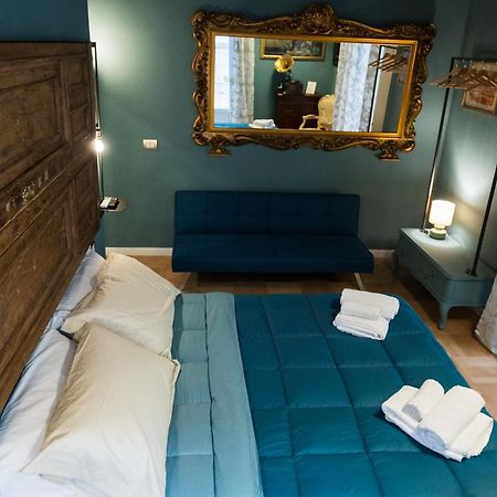 I Leoni Di Rosaroll Bed & Breakfast Napoli Bagian luar foto