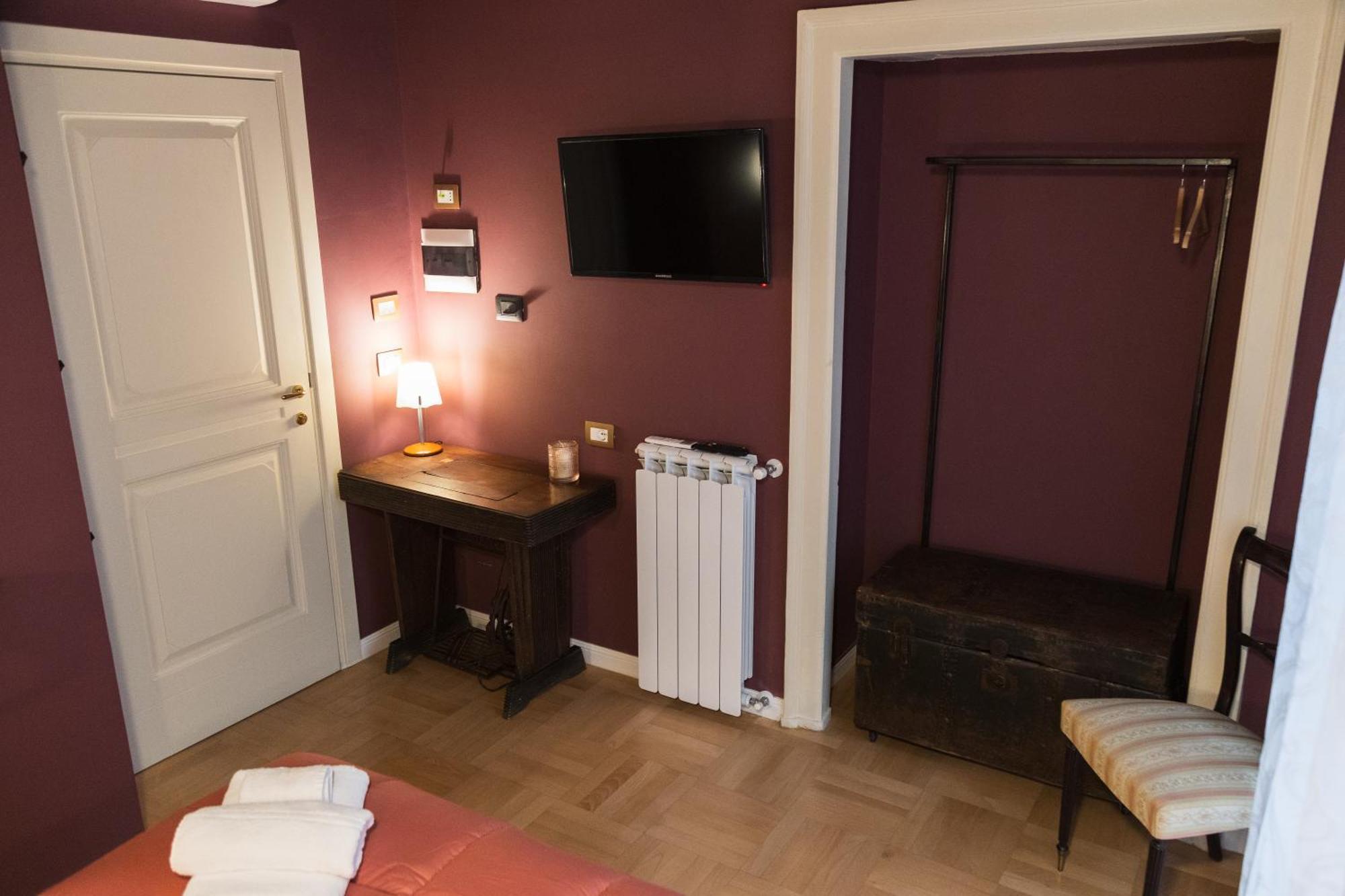 I Leoni Di Rosaroll Bed & Breakfast Napoli Bagian luar foto
