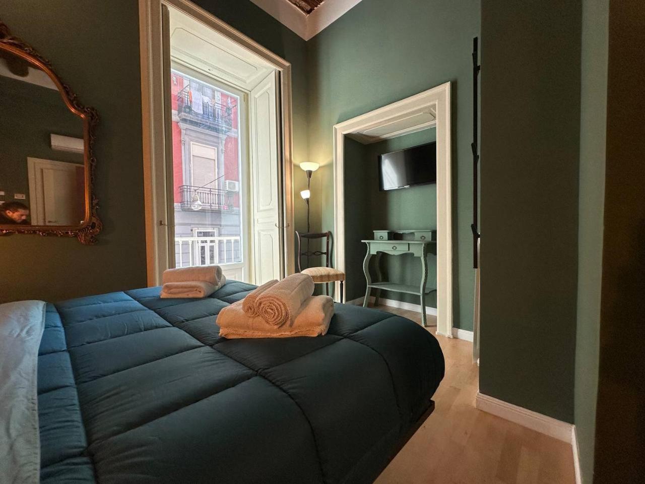 I Leoni Di Rosaroll Bed & Breakfast Napoli Bagian luar foto