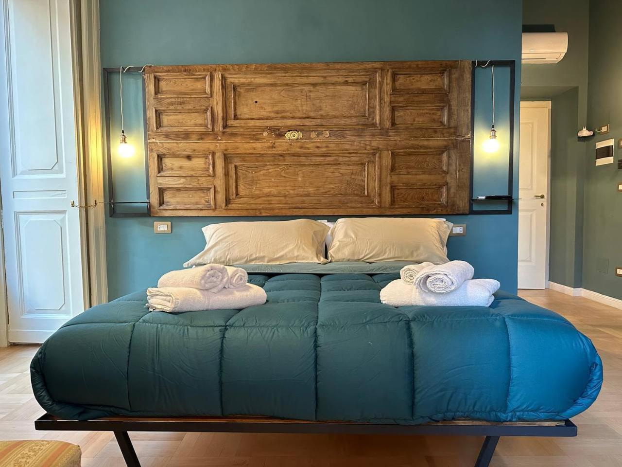 I Leoni Di Rosaroll Bed & Breakfast Napoli Bagian luar foto