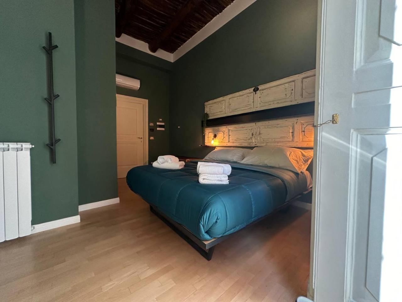 I Leoni Di Rosaroll Bed & Breakfast Napoli Bagian luar foto