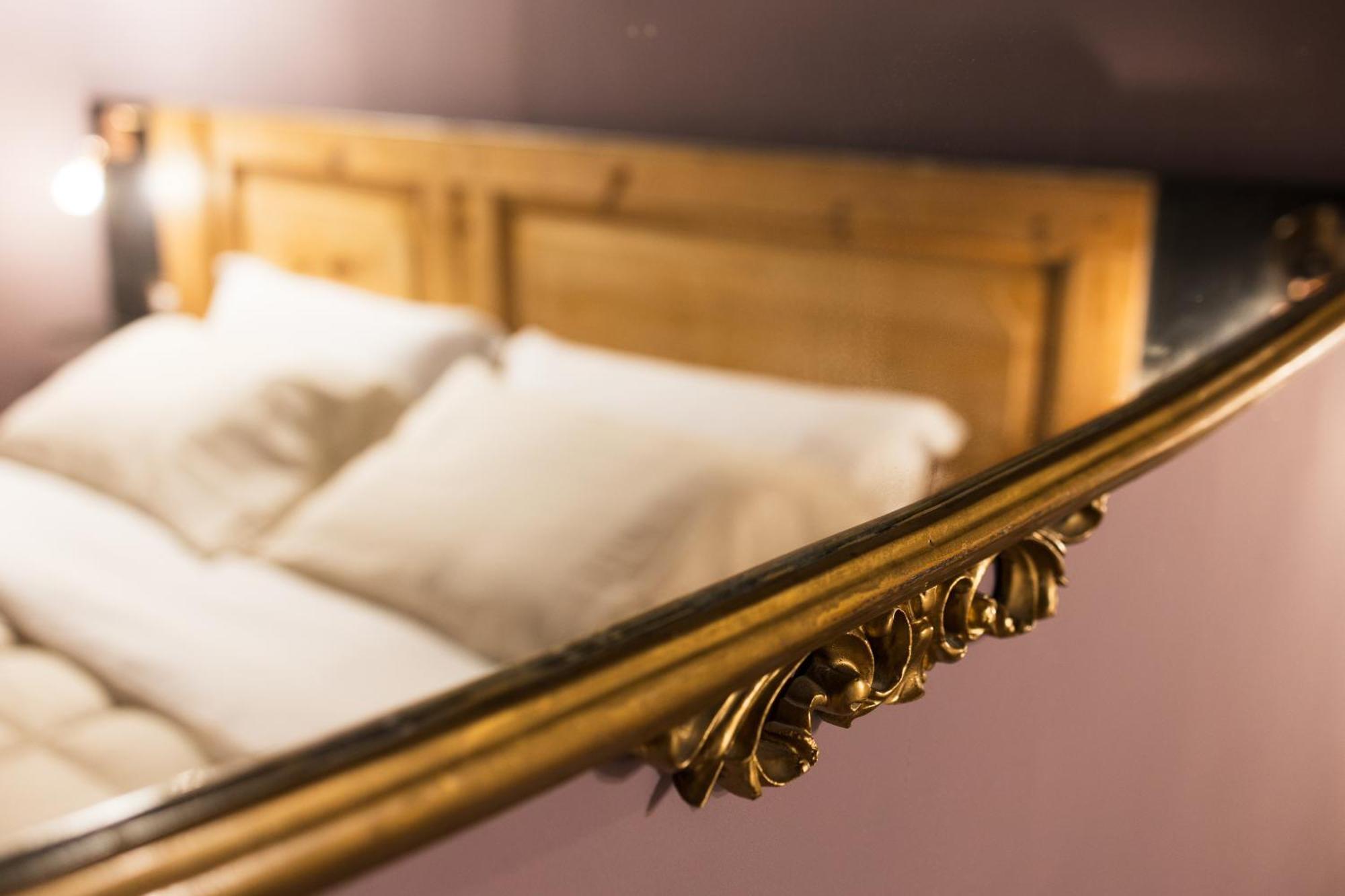 I Leoni Di Rosaroll Bed & Breakfast Napoli Bagian luar foto